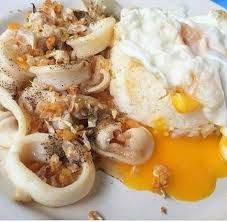 หมึกกะเทียม - ราดข้าว