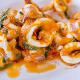 ข้าวปลาหมึกผัดไข่เค็ม