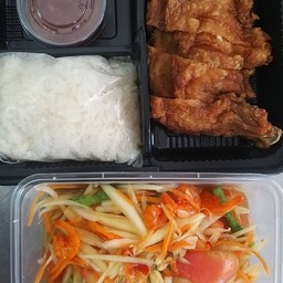 ข้าวเหนียว+ไก่ทอด+ตำไทย