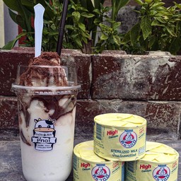 นมหมีปั่นภูเขาไฟ