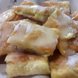 โรตีใส่ไข่หั่น