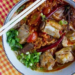 ข้าวต้มทรงเครื่อง,ขนมจีนน้ำเงี้ยว วีคอมพาวด์