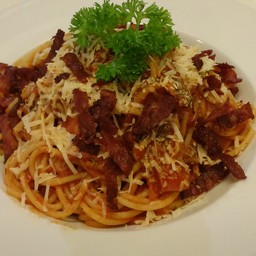 สปาเก็ตตี้ผัดซอสมะเขือเทศสด