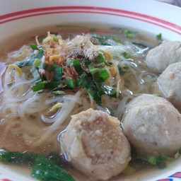 เตี๋ยวลูกชิ้นเอ็นเนื้อ