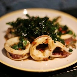 ผัดกะเพราปลาหมึก