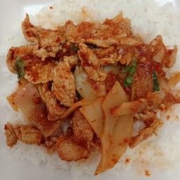 ข้าวพริกแกงหมูชิ้นหน่อไม้ดอง