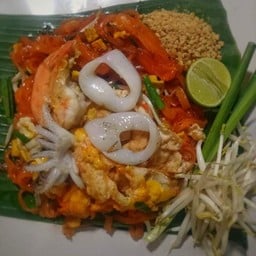 ผัดไทยปลาหมึก