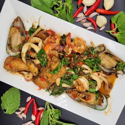 ผัดฉ่าทะเล เล็ก