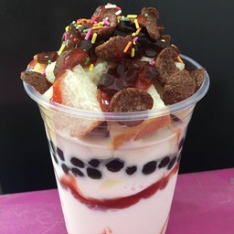 นมสดซอสสตอเบอร์รี่ปังเย็น(แก้วถัง)ท็อปฟรี2อย่าง