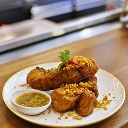 ปลากะพงทอดขมิ้น