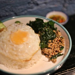 ข้าวราดกะเพราหมู