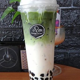 มัทฉะนมสดแก้วยี่ราฟ