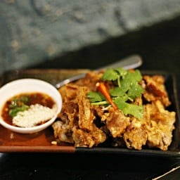 หมูสามชั้นทอดกาดหลวง