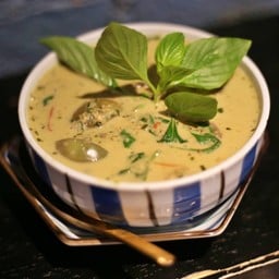 แกงเขียวหวานเนื้อตุ๋น