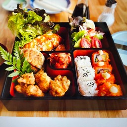 แซลมอนเทริยากิ เบนโตะ