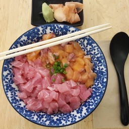 ข้าวหน้าแซลม่อนทูน่าดิบ