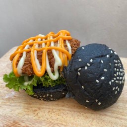 เบอร์เกอร์ เนื้อแน่นไส้ทะลัก