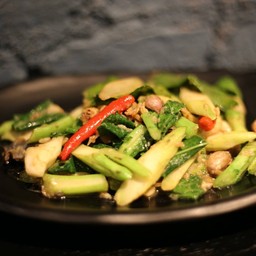 คะน้าปลากุเลาเค็ม