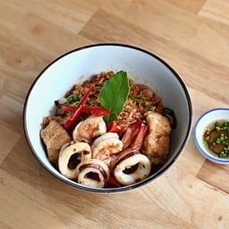 ข้าวผัดต้มยำทะเล