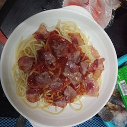 สปาเก็ตตี้ซอสมะเขือเบคอน