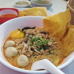 ก๋วยเตี๋ยวต้มยำรวมหมู +ไข่ต้ม