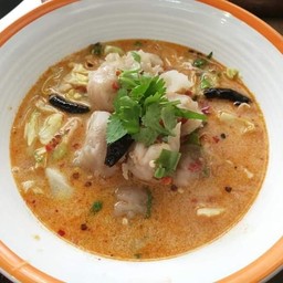 ก๋วยเตี๋ยวต้มยำเกี๊ยวปลา+ไข่ต้ม