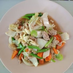 พี่บี อาหารตามสั่ง (ซุ้ม เอ )