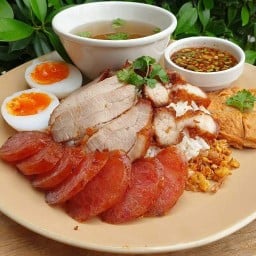 ข้าวหมูทอด ป้ายแดง x เย็นตาโฟ สาขา1