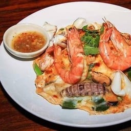 ข้าวราดไข่ข้นต้มยำทะเล