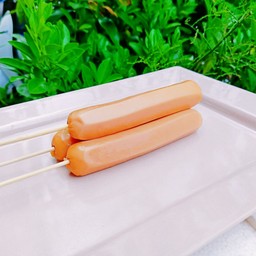 ไส้กรอกชีสเนย 2 ไม้