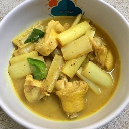 แกงไก่หยวกกล้วย