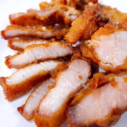 หมูเนื้อแดงติดมันทอด