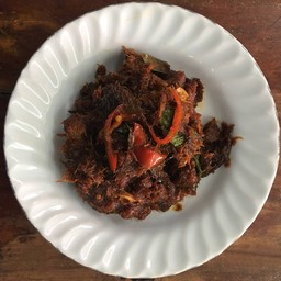 ผัดเผ็ดปลาดุกทอดกรอบ