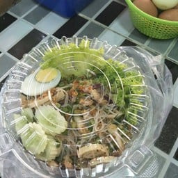 ยำขนมจีนปลาทูไก่ยอ