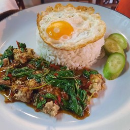 ข้าวกระเพรามันปู