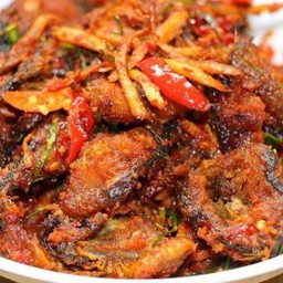 ผัดเผ็ดปลาดุกทอด