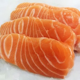 แซลม่อนนอเวย์ ซาชิมิ 5 ชิ้น
