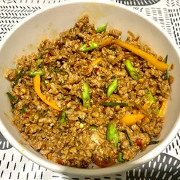 เนื้อสับ ผัดพริกแกงแดงรสจัด (สับเองเมื่อยแขนมาก)