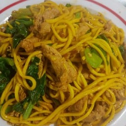 ร้านโกเฉื่อย หน้าค่าย