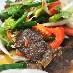 ยำเนื้อตุ๋น