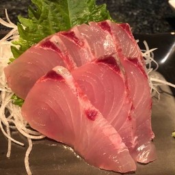 Shima aji sashimi