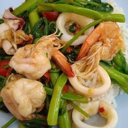 ผัดผักบุ้ง ทะเล