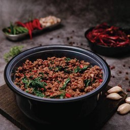 ข้าวกะเพราเนื้อบดโคขุน