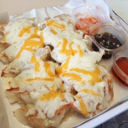 เกี๊ยวซ่าหน้าชีส