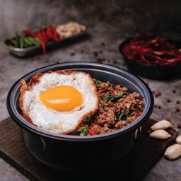 ข้าวกะเพราเนื้อบดโคขุน+ไข่ดาว