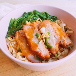 บะหมี่แห้งหมูแดง