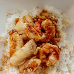 ข้าวกุ้ง-หมึกกระเทียม