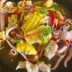 ยำโคตรแซ่บ