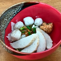 ก๋วยเตี๋ยวเครื่องปลา