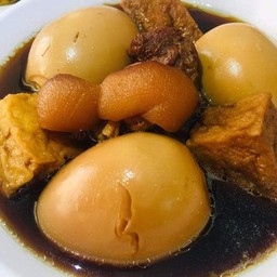 ไข่พะโล้ขาหมู